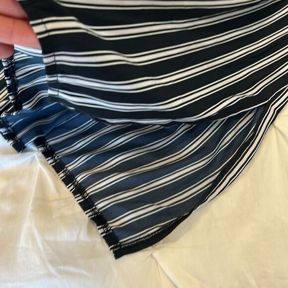 Ann Taylor Loft Women's Black and White Sleeveless Deep V-Neck Blouson Dress LT - Picture 5 of 8